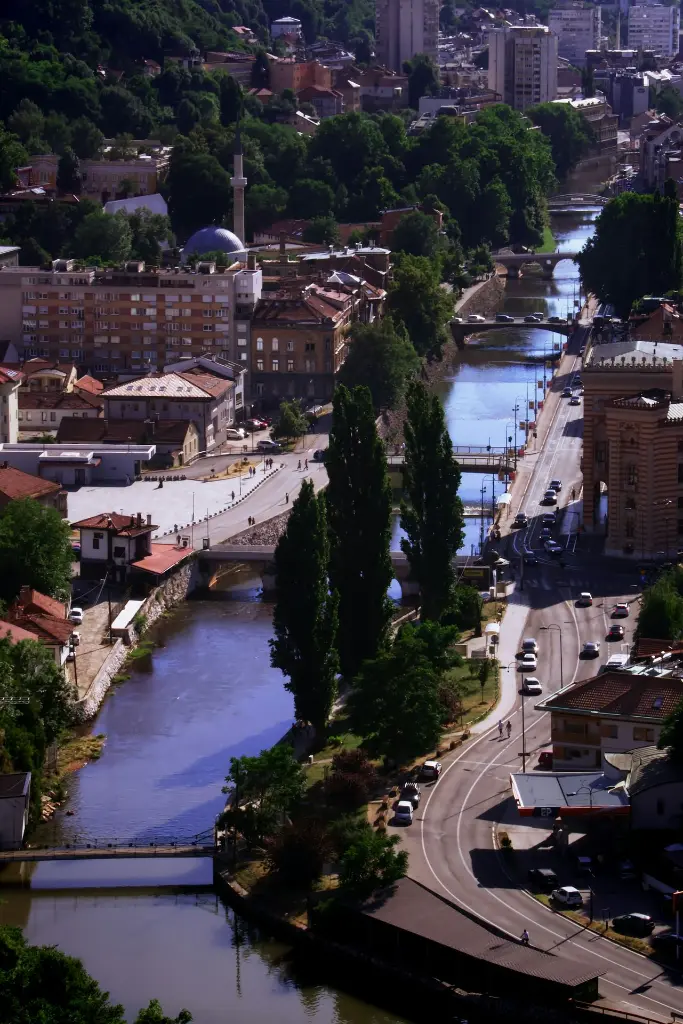 unsplash_GcL2H64MOug_SARAJEVO .webp
