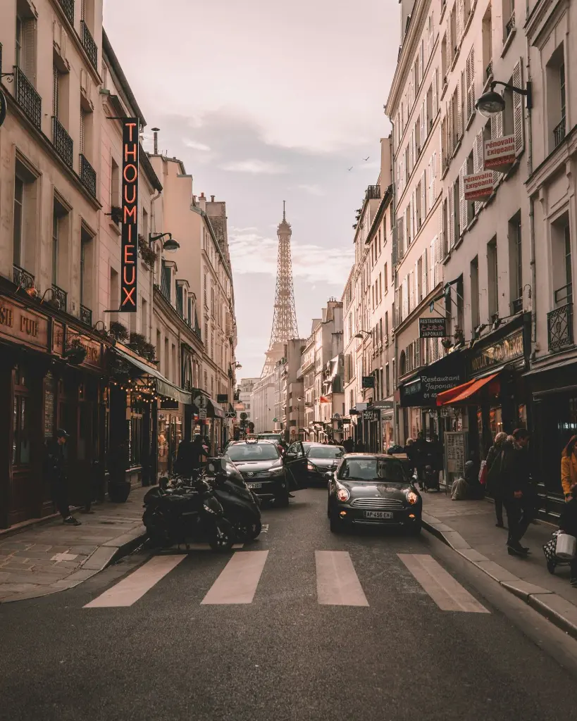 unsplash_DXuxHw3S5ak_Paris .webp.jpg