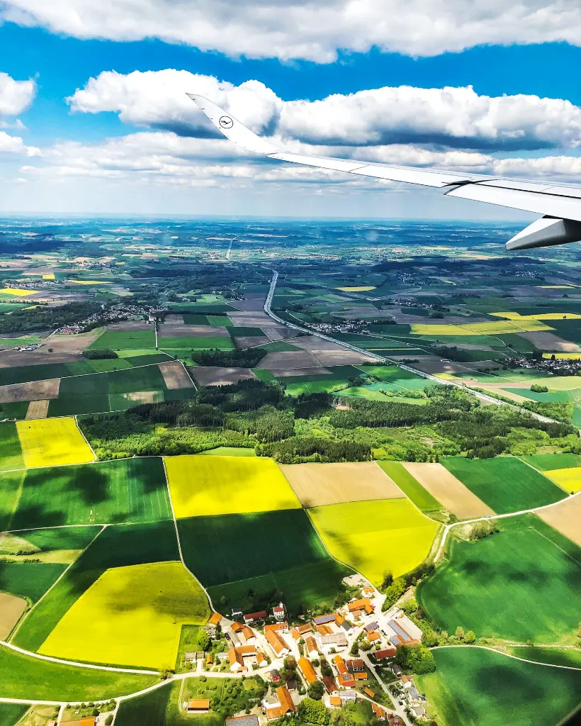 unsplash_SIZWvjF8r5E_Europe.webp.jpg