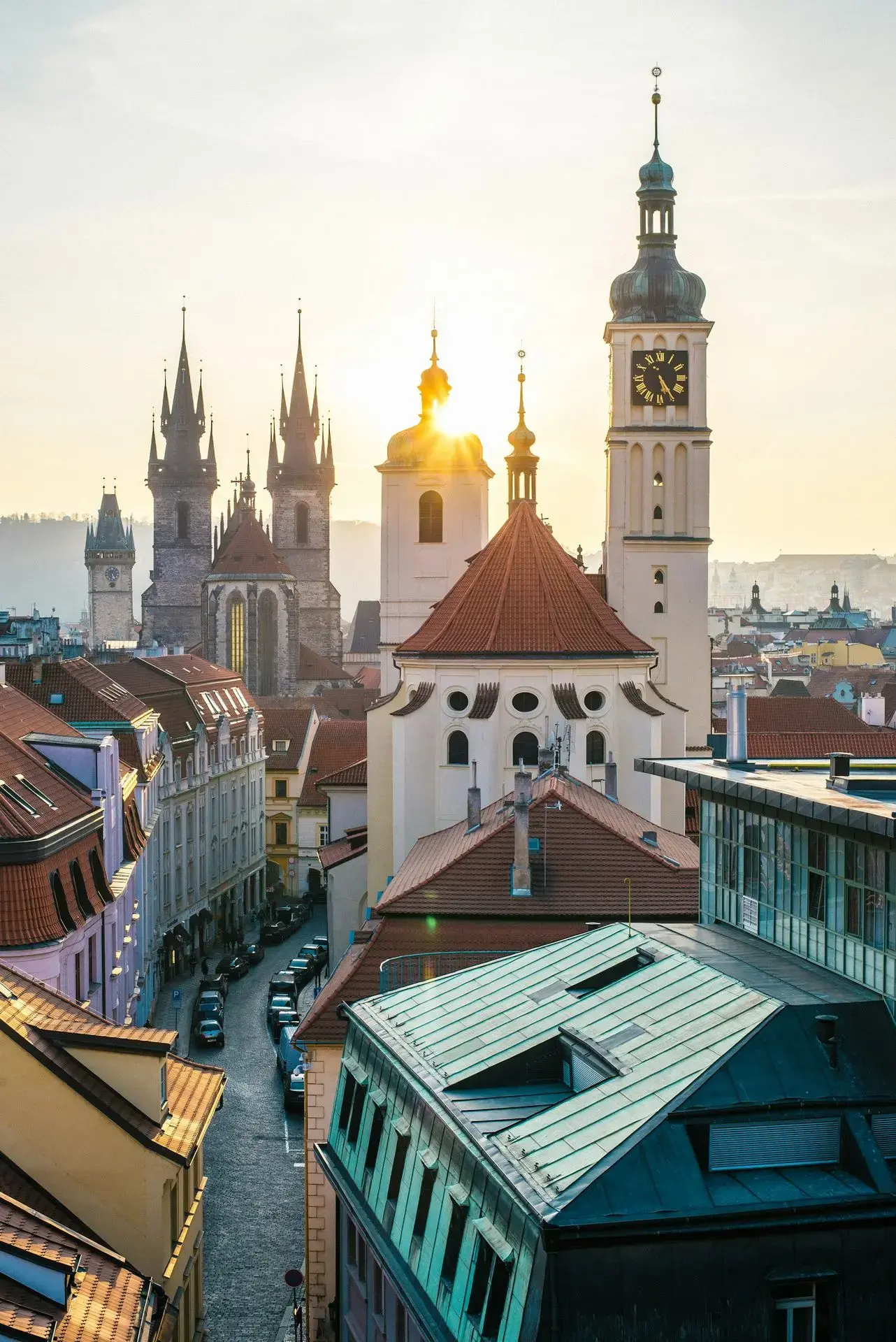unsplash_frd7WNzipdU_PRAGUE .webp
