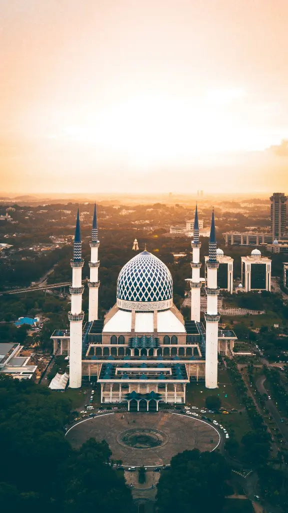 unsplash_5K549TS6F08_Al Fateh Grand Mosque.webp