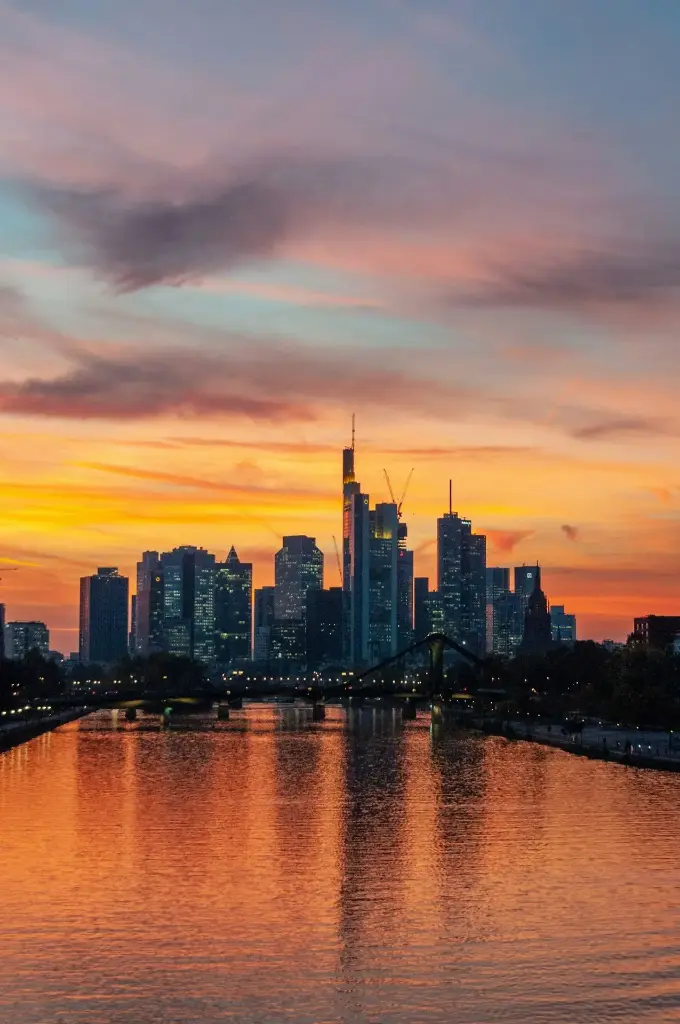 Hospitor : Exquisite Europe : Paris : Amsterdam : Frankfurt  : Zurich : Milan