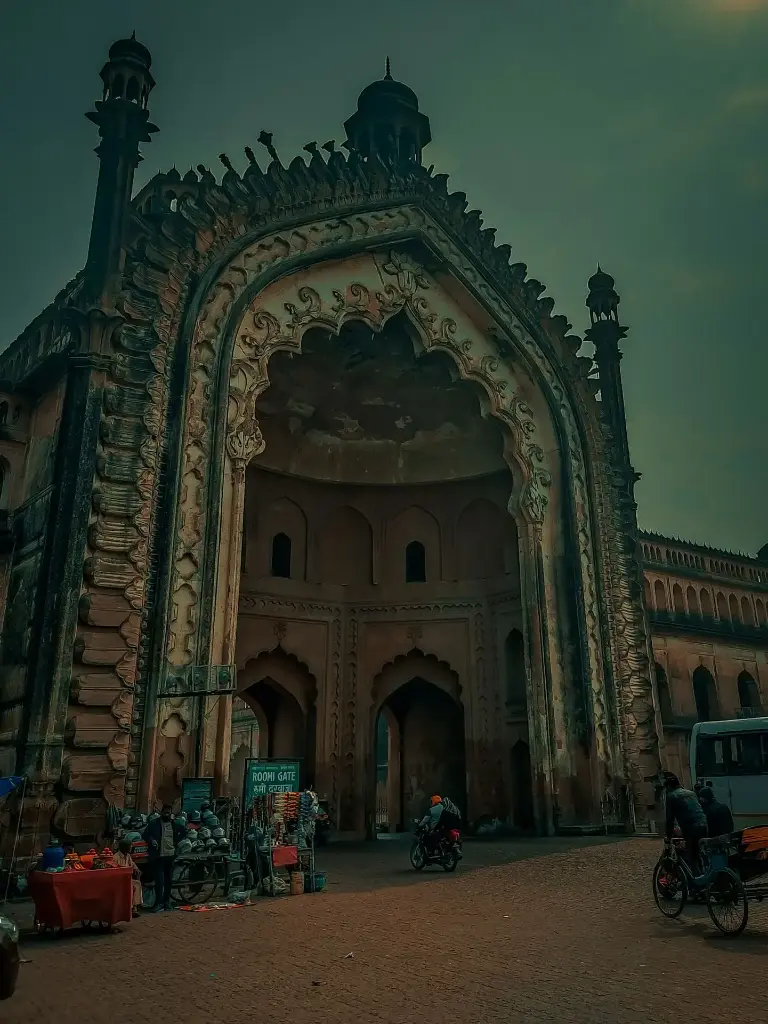 Hospitor : Deluxe Uttar Pradesh Tour : Lucknow : Ayodhya : Prayagraj : Varanasi