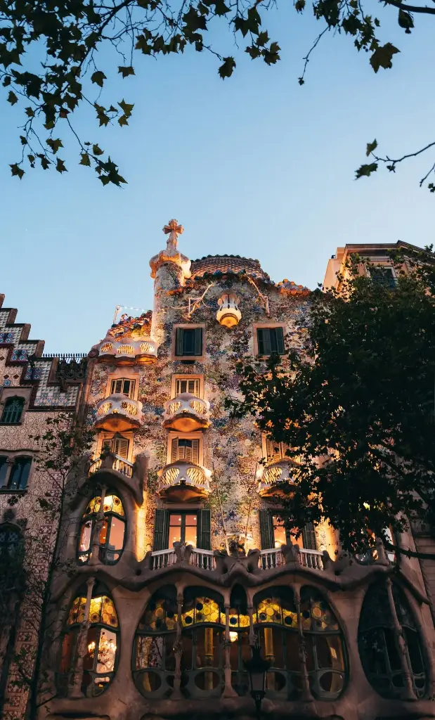 Hospitor : From Capital Charm to Southern Splendor : Spain
