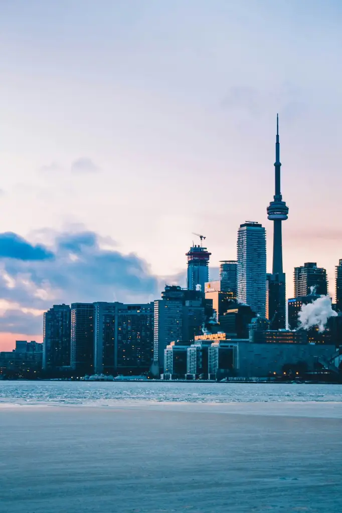 Hospitor : Maple to Monument: From Toronto to Washington D.C.