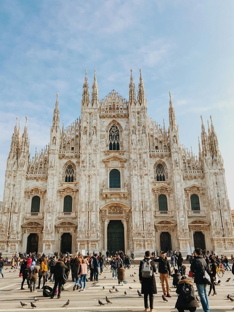 Hospitor : Paris to Pisa: A Continental Dream : FRANCE : ITALY : SWITZERLAND 