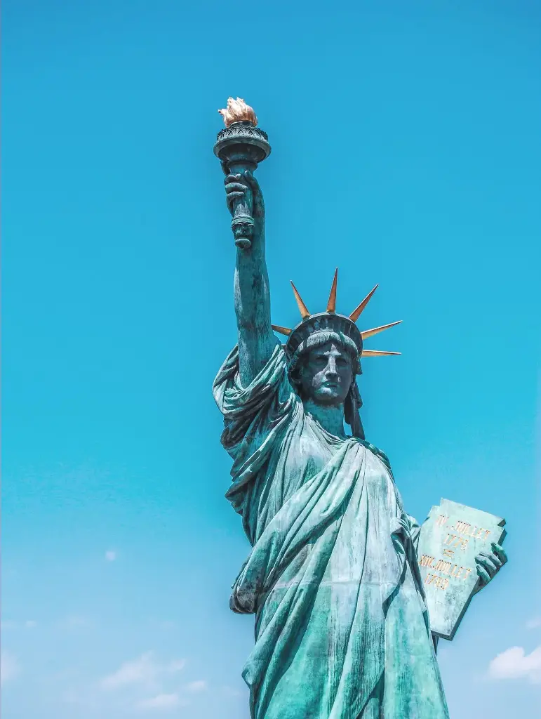 Hospitor : City Vibes & Cascading Views : CANADA : UNITED STATES OF AMERICA