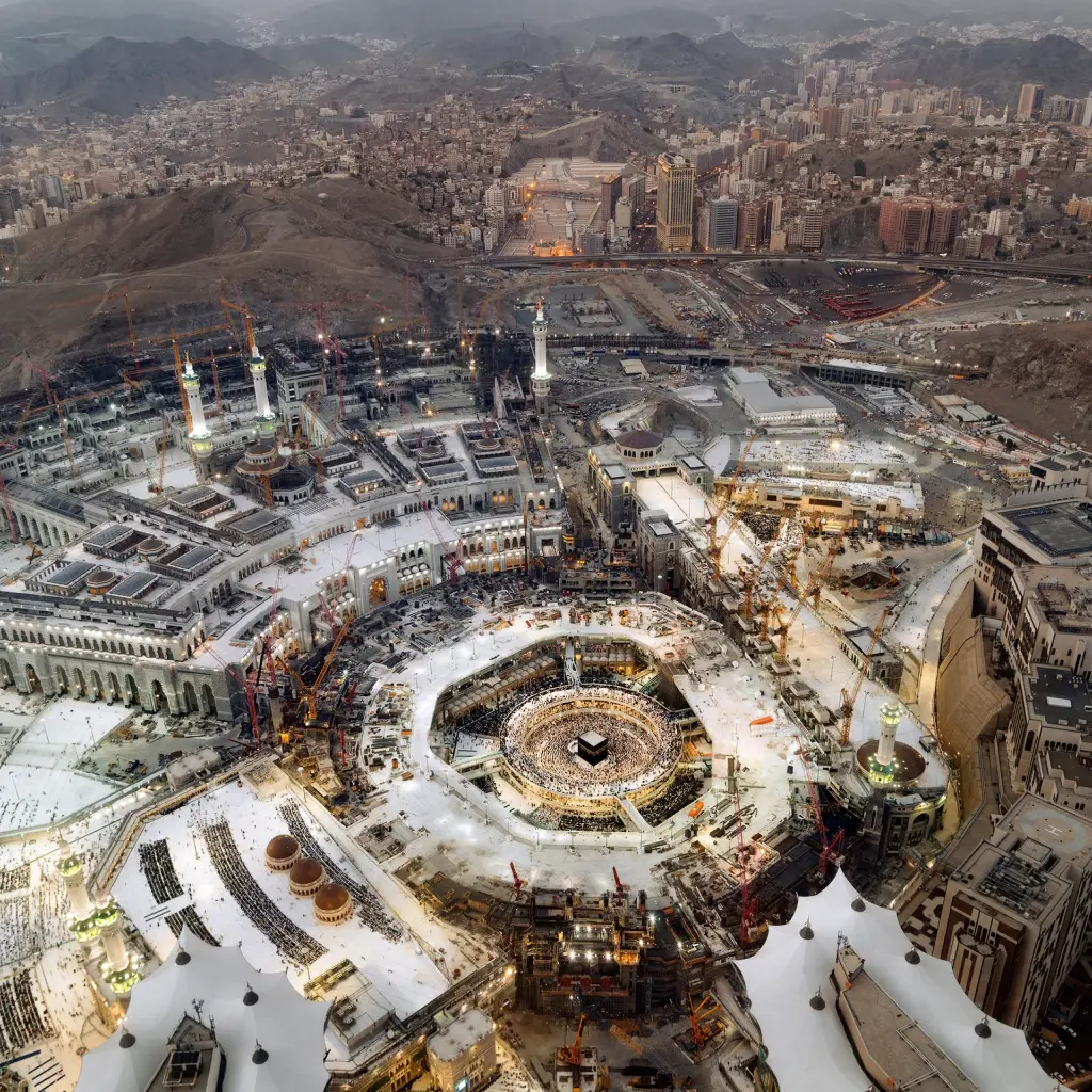 Umrah Tour - Deluxe Package