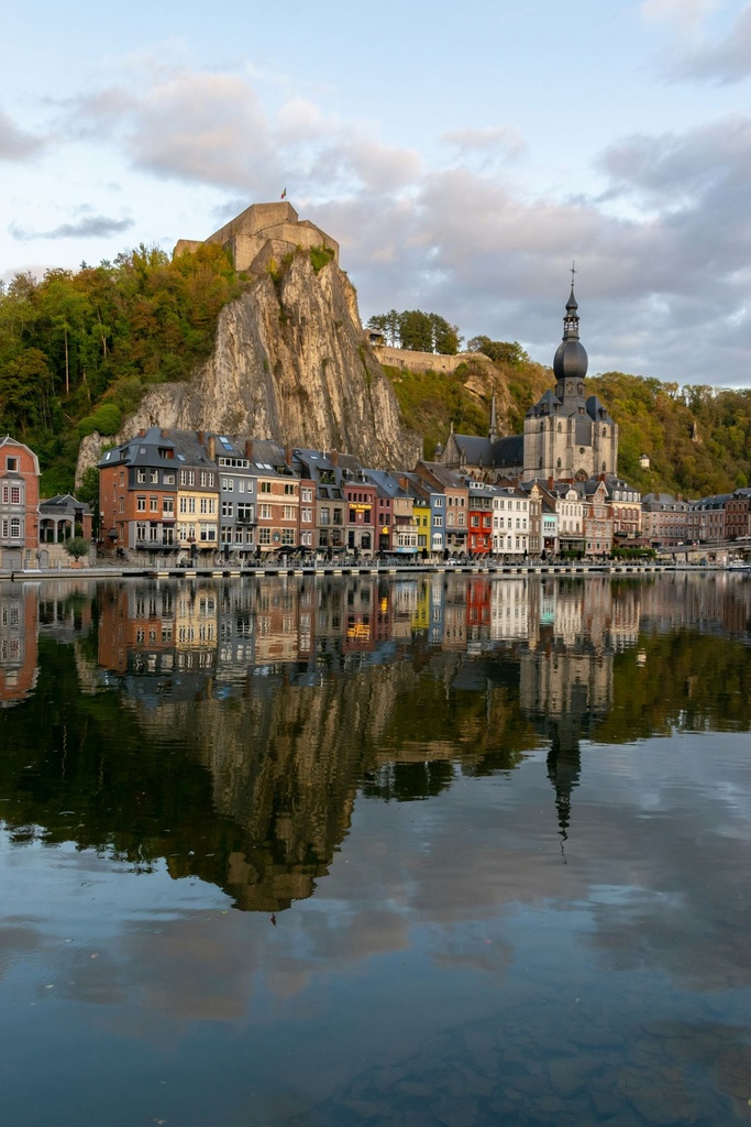 Hospitor : Vistas of Europe, Vibes of Barcelona : ANDORRA : BELGIUM : ENGLAND : FRANCE : SPAIN : NETHERLANDS 