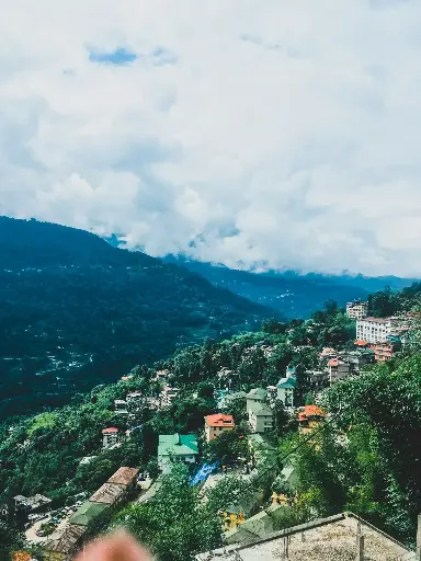 Hospitor : Northeast Premium Trail : Gangtok : Lachung : Pelling : Darjeeling : India 