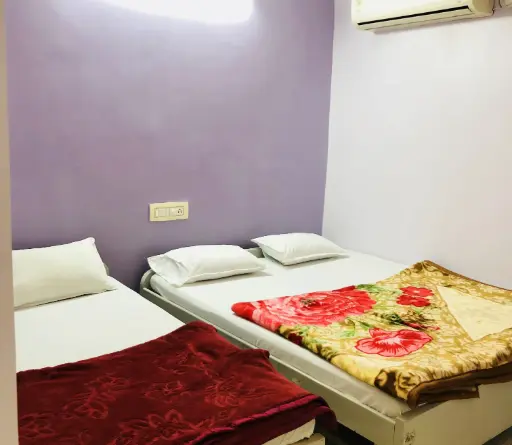 Triple Bed Room - Hotel Shamiana