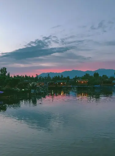 Hospitor : Mini Break at Srinagar : Jammu & Kashmir : India